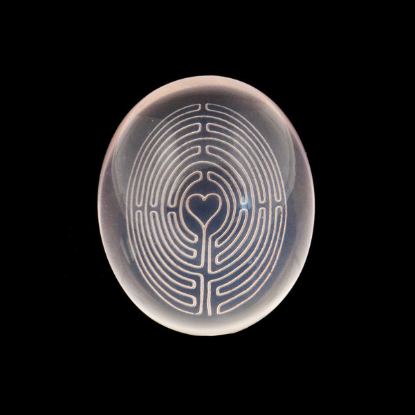 Rosaquarz, rosa, Cabochon mit Lasergravur (Unikat), oval, 31 x 26 mm